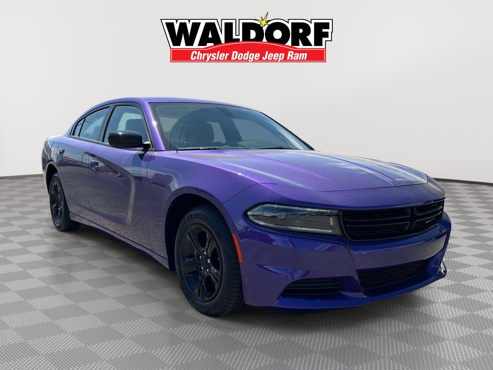 Used 2023 Dodge Charger SXT RWD image 1