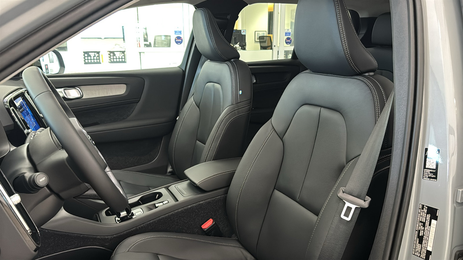 New 2026 Volvo XC40 B5 Core w/ Protection Package Premier AWD/4WD image 23