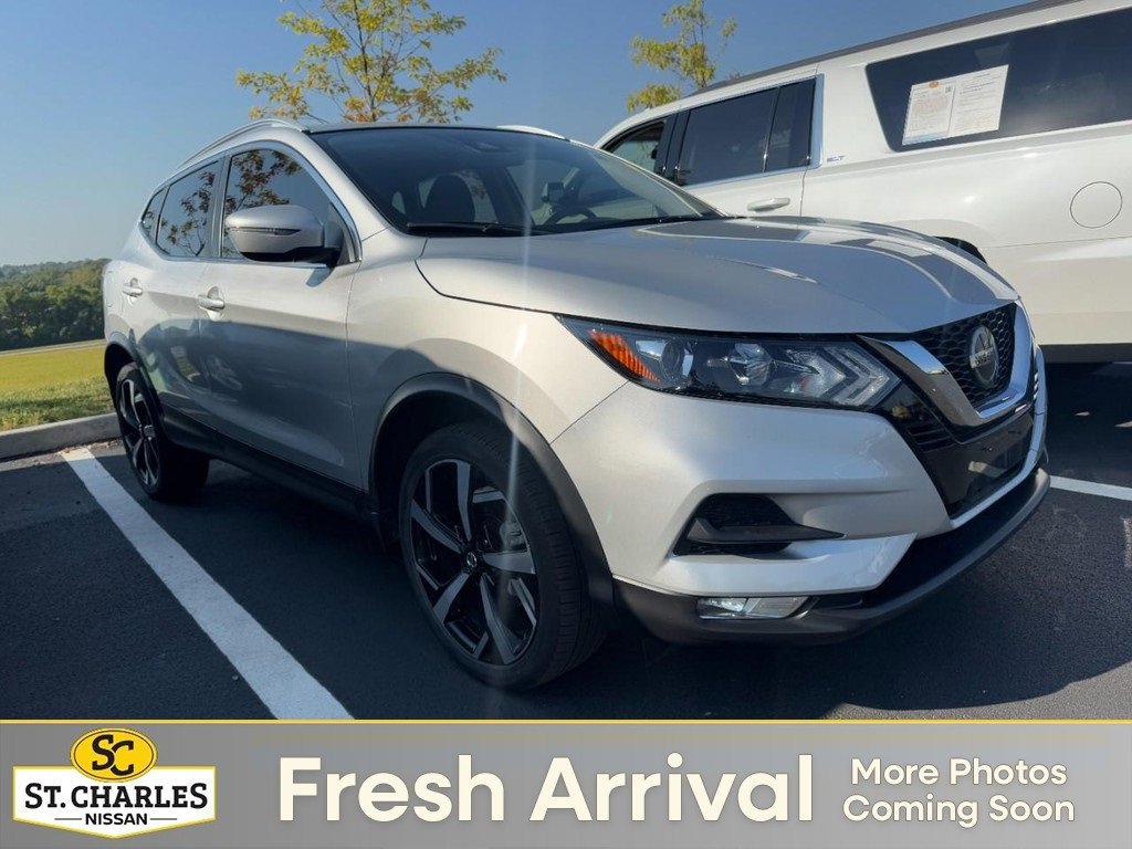 Used 2022 Nissan Rogue Sport SV video 1