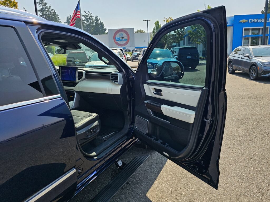 Used 2023 Toyota Sequoia Platinum AWD/4WD image 30