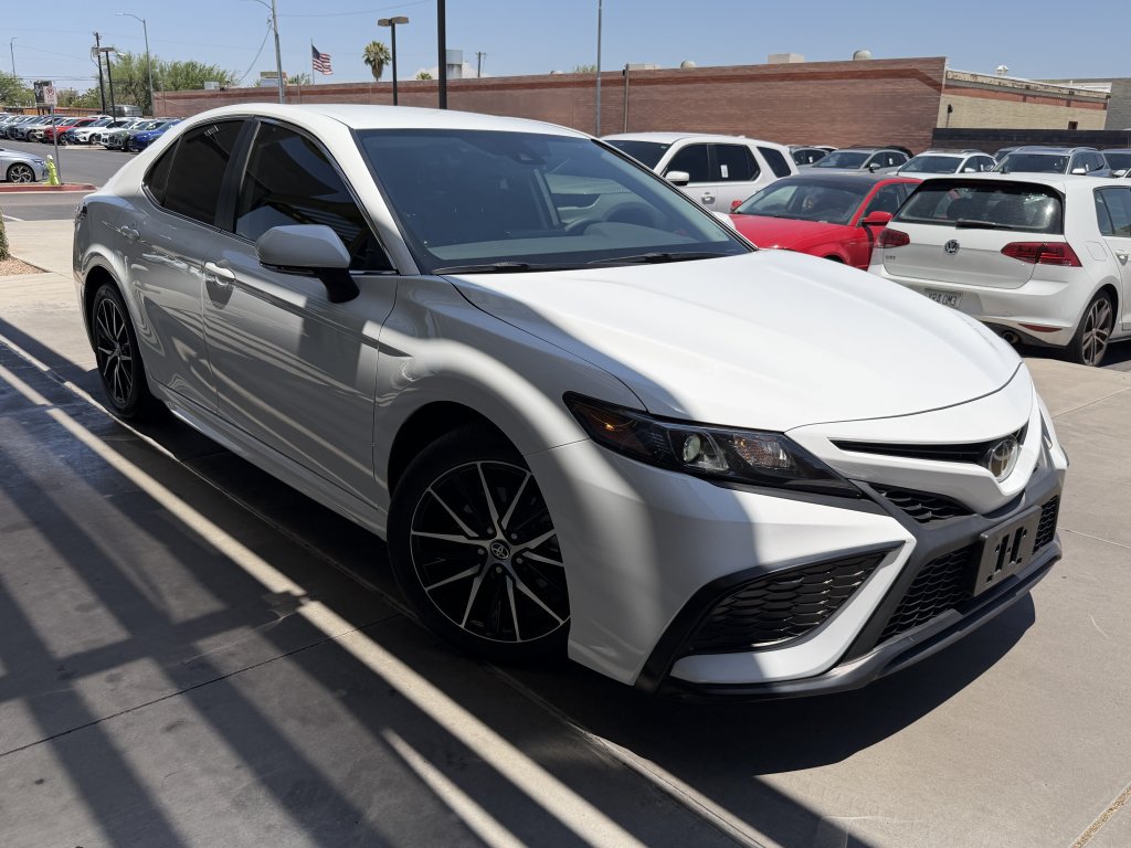 Used 2024 Toyota Camry SE FWD image 6