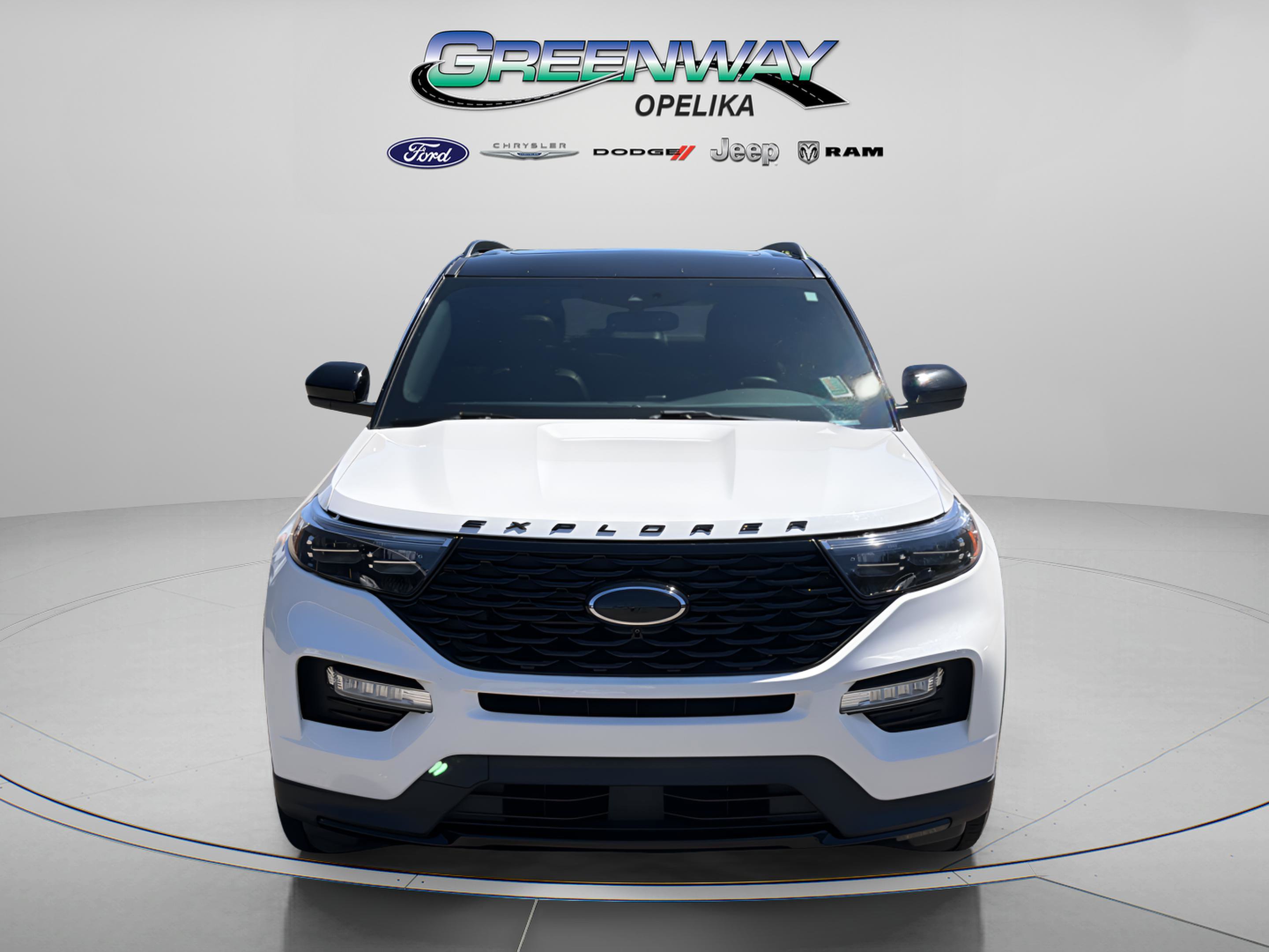 Used 2022 Ford Explorer ST-Line w/ Class IV Trailer Tow Package image 2