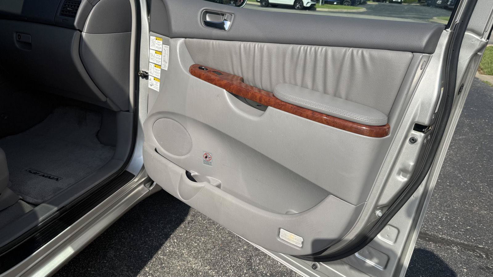 Used 2004 Toyota Sienna XLE Limited FWD image 15