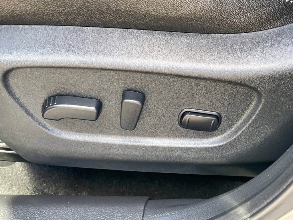 Certified 2019 Nissan Rogue SL w/ Premium Package image 13