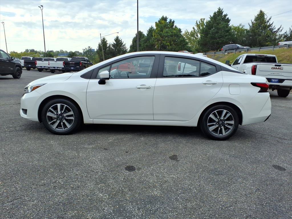 Used 2024 Nissan Versa SV FWD image 7