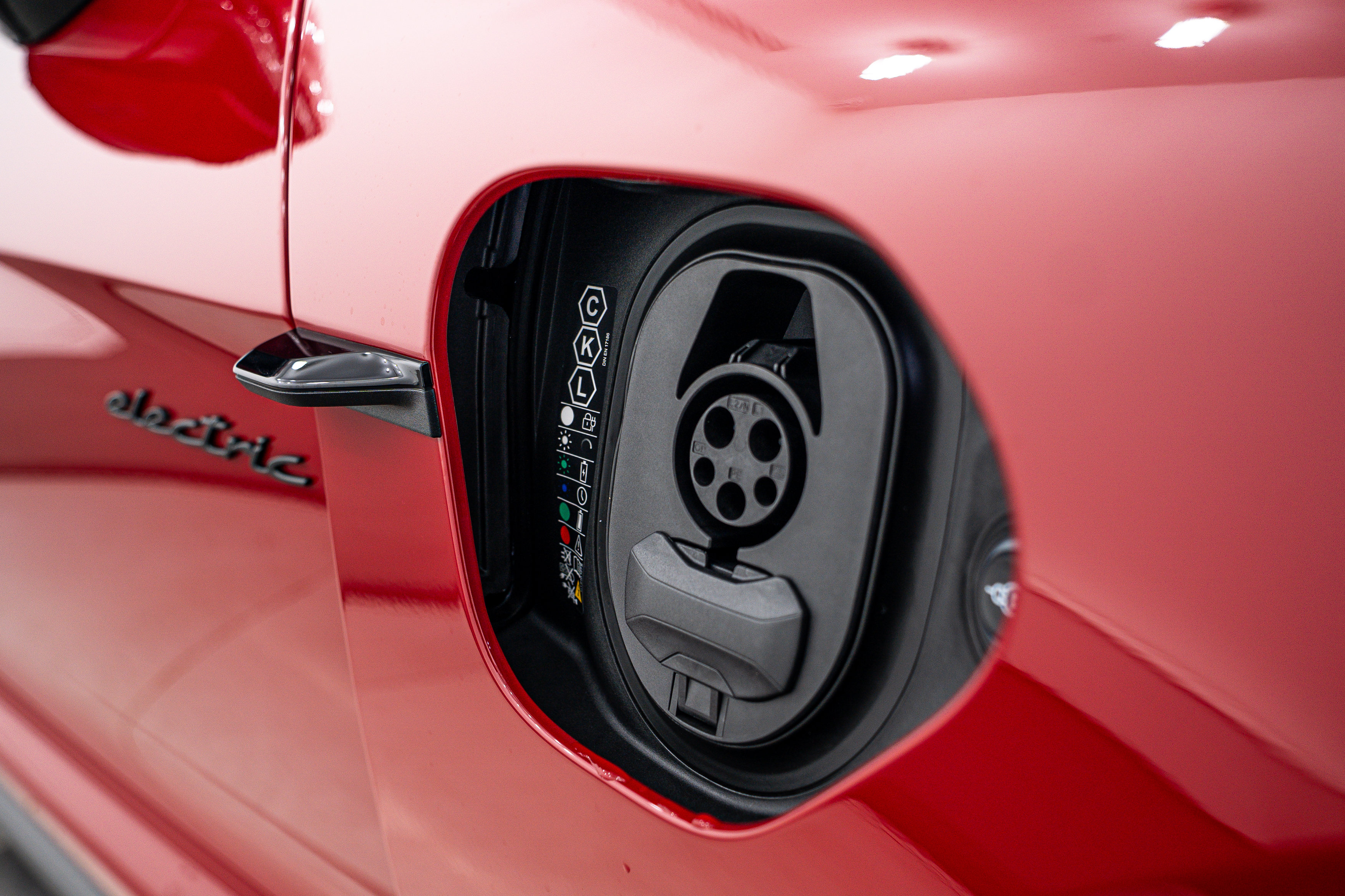 New 2026 Porsche Taycan GTS AWD/4WD image 12