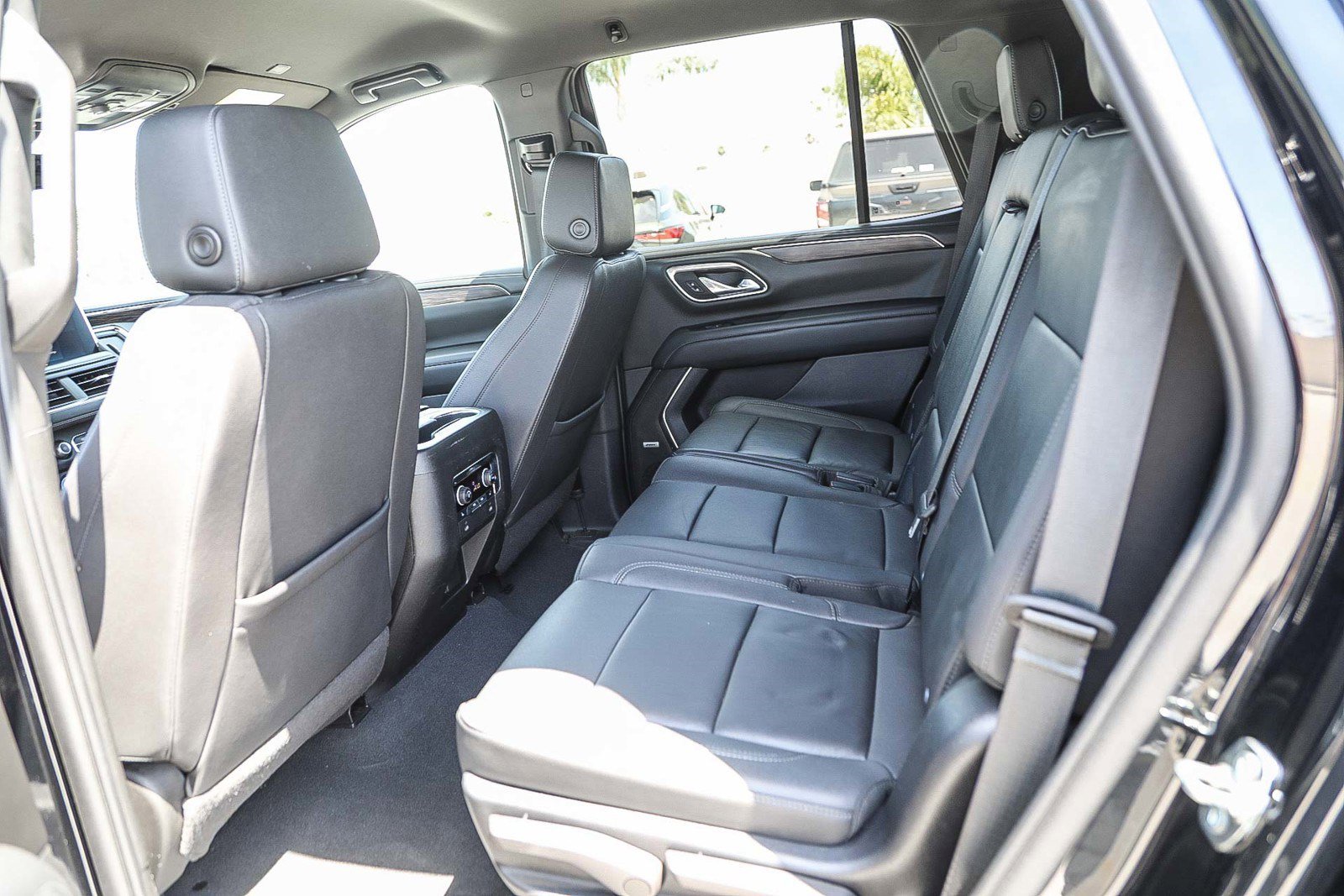 Used 2023 Chevrolet Tahoe LT w/ Luxury Package RWD image 18