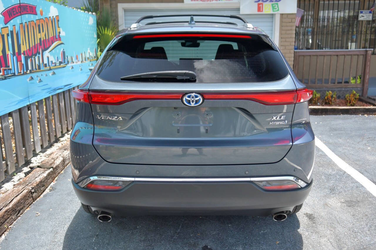 Used 2021 Toyota Venza XLE w/ Softex Package image 25