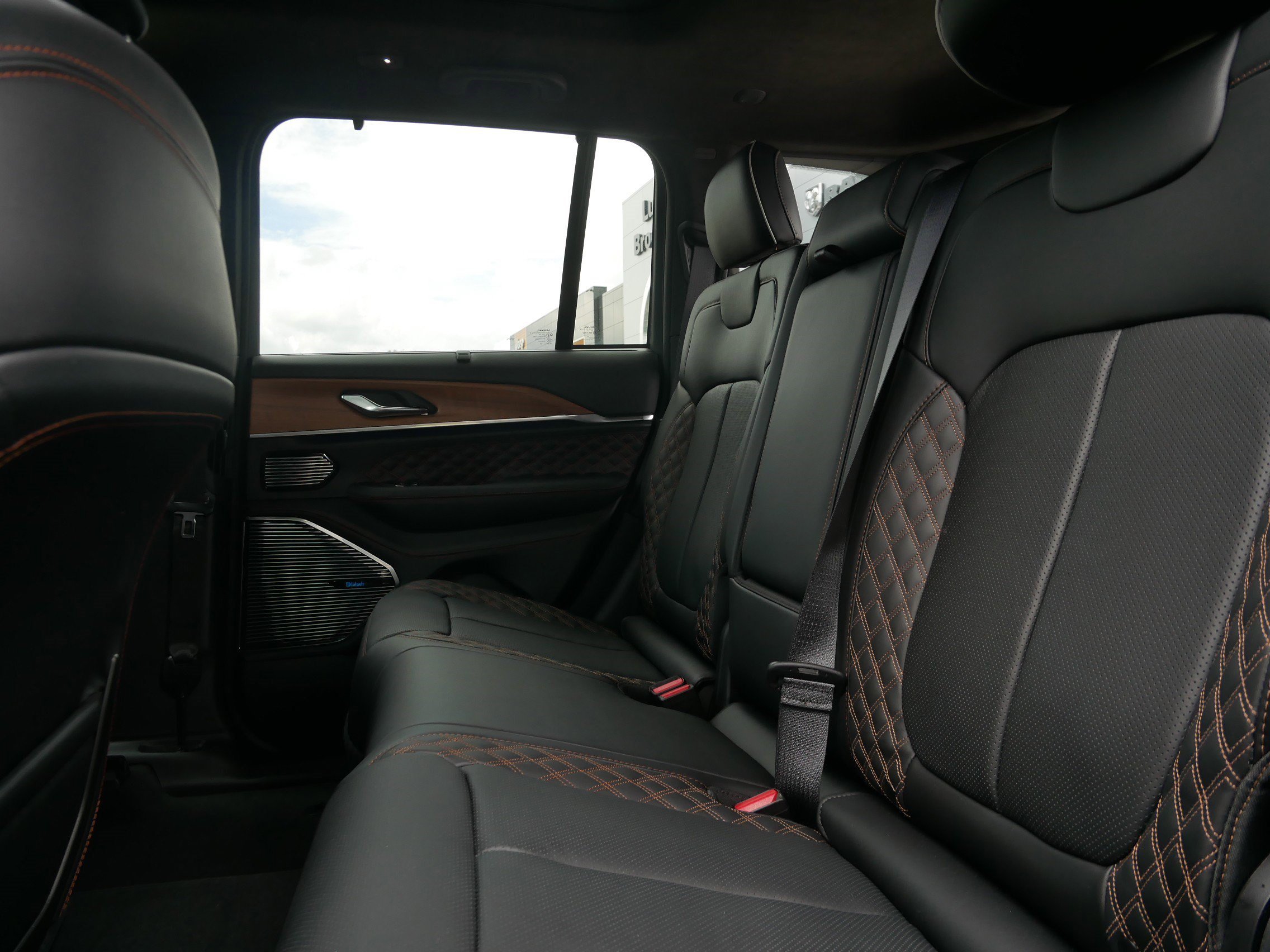 New 2026 Jeep Grand Cherokee Summit AWD/4WD image 10