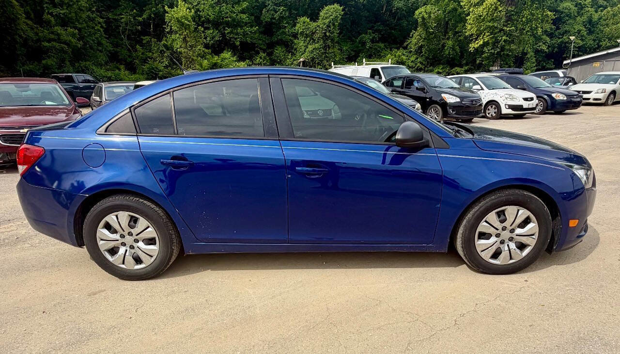 Used 2013 Chevrolet Cruze LS FWD image 6