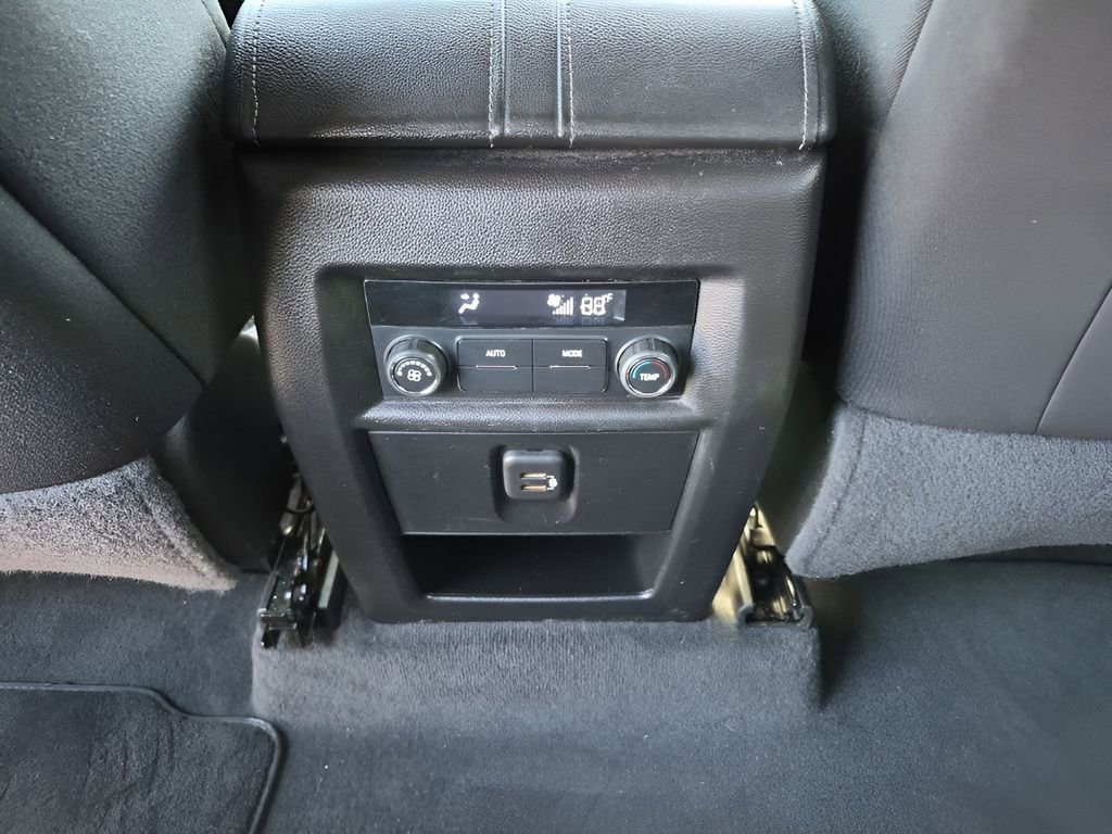Used 2023 Chevrolet Traverse LT AWD/4WD image 22