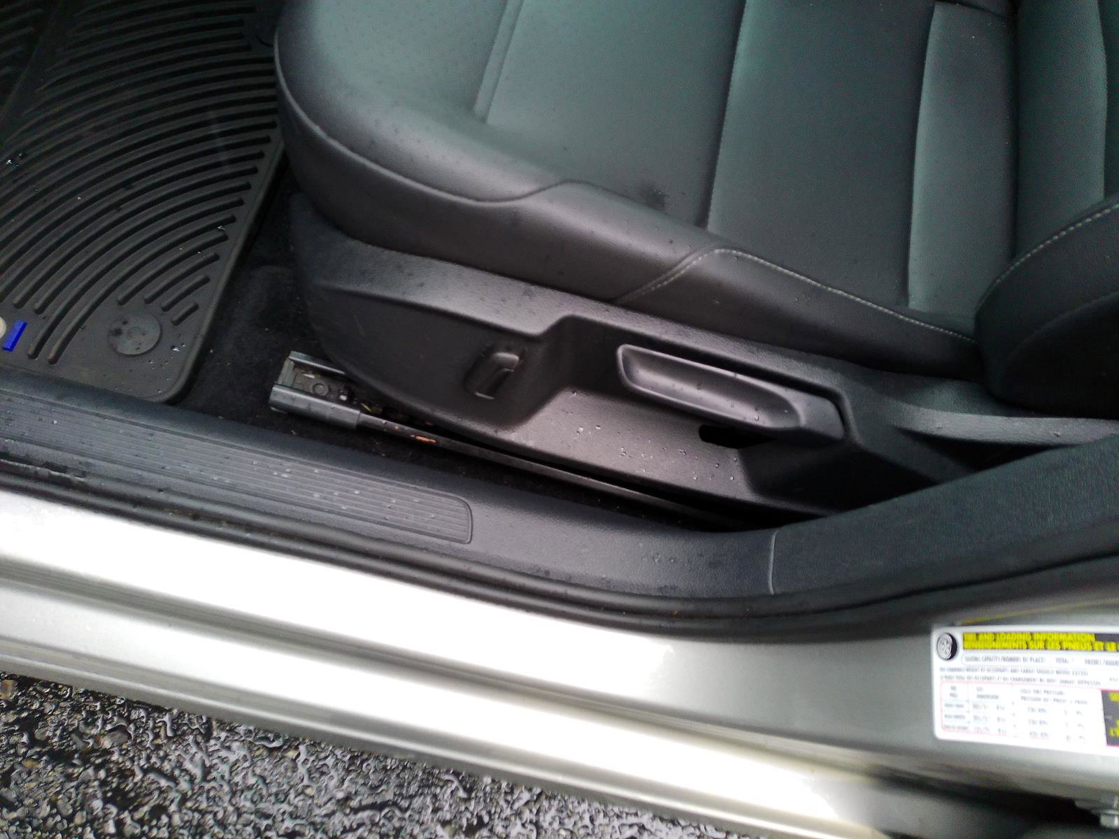 Used 2015 Volkswagen Golf TDI S FWD image 6