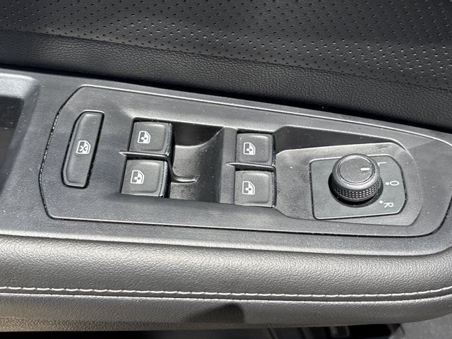 Used 2024 Volkswagen Atlas SE FWD image 23