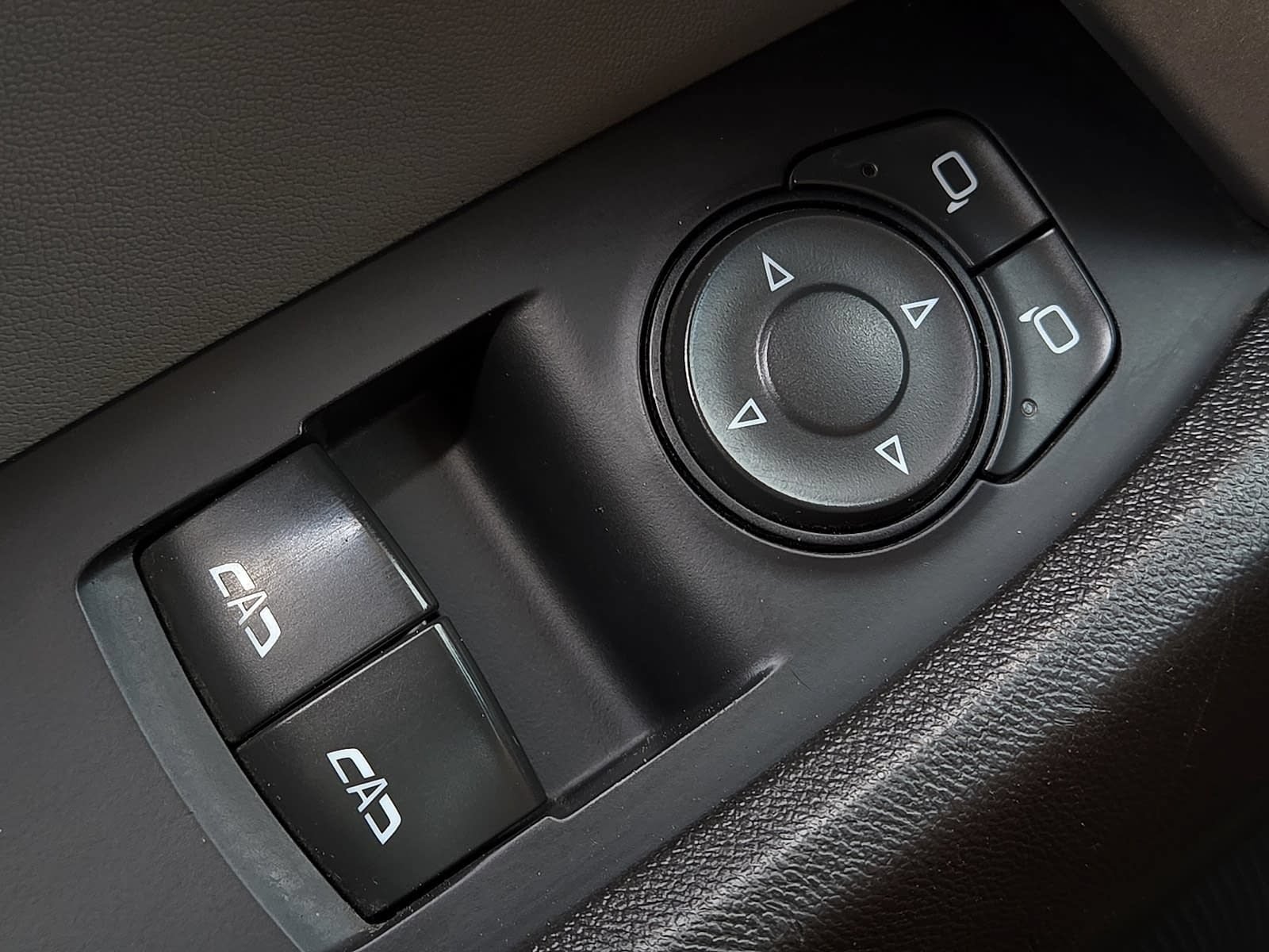 Used 2023 Chevrolet Camaro LT RWD image 17