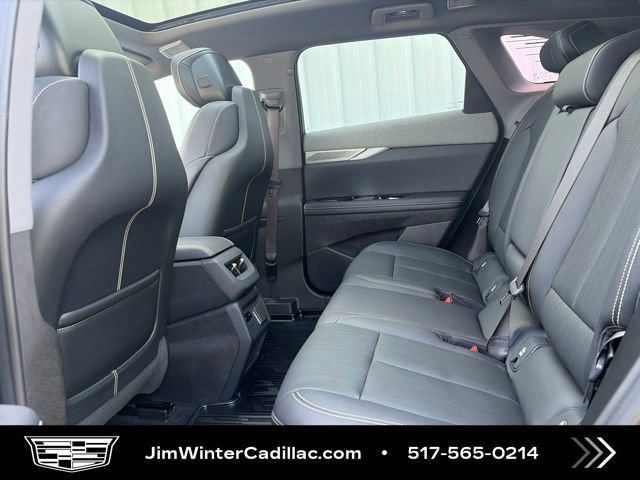 Certified 2025 Cadillac Optiq Luxury 2 w/ LPO, Floor Liner Package AWD/4WD image 14