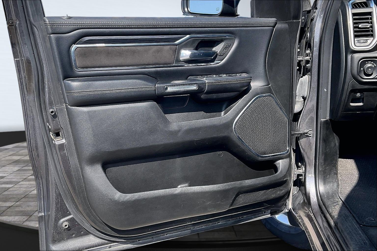 Used 2024 RAM 1500 Laramie image 16