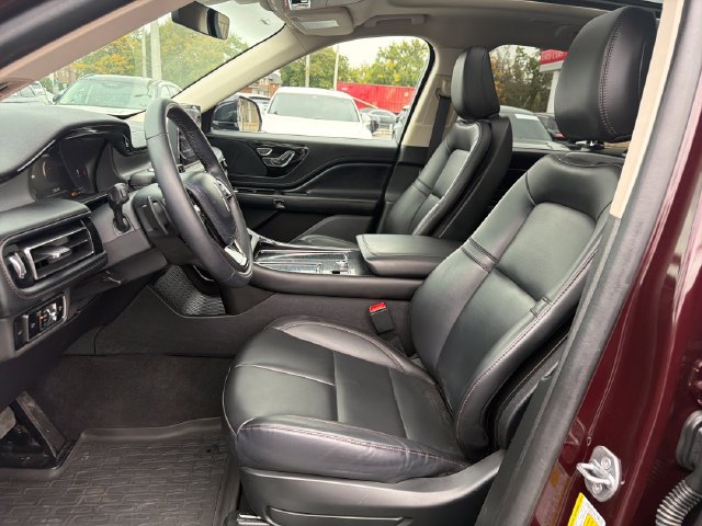 Used 2024 Lincoln Aviator AWD w/ Premium Package image 12