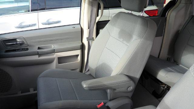 Used 2010 Chrysler Town & Country LX w/ Entertainment Group #1 FWD image 20