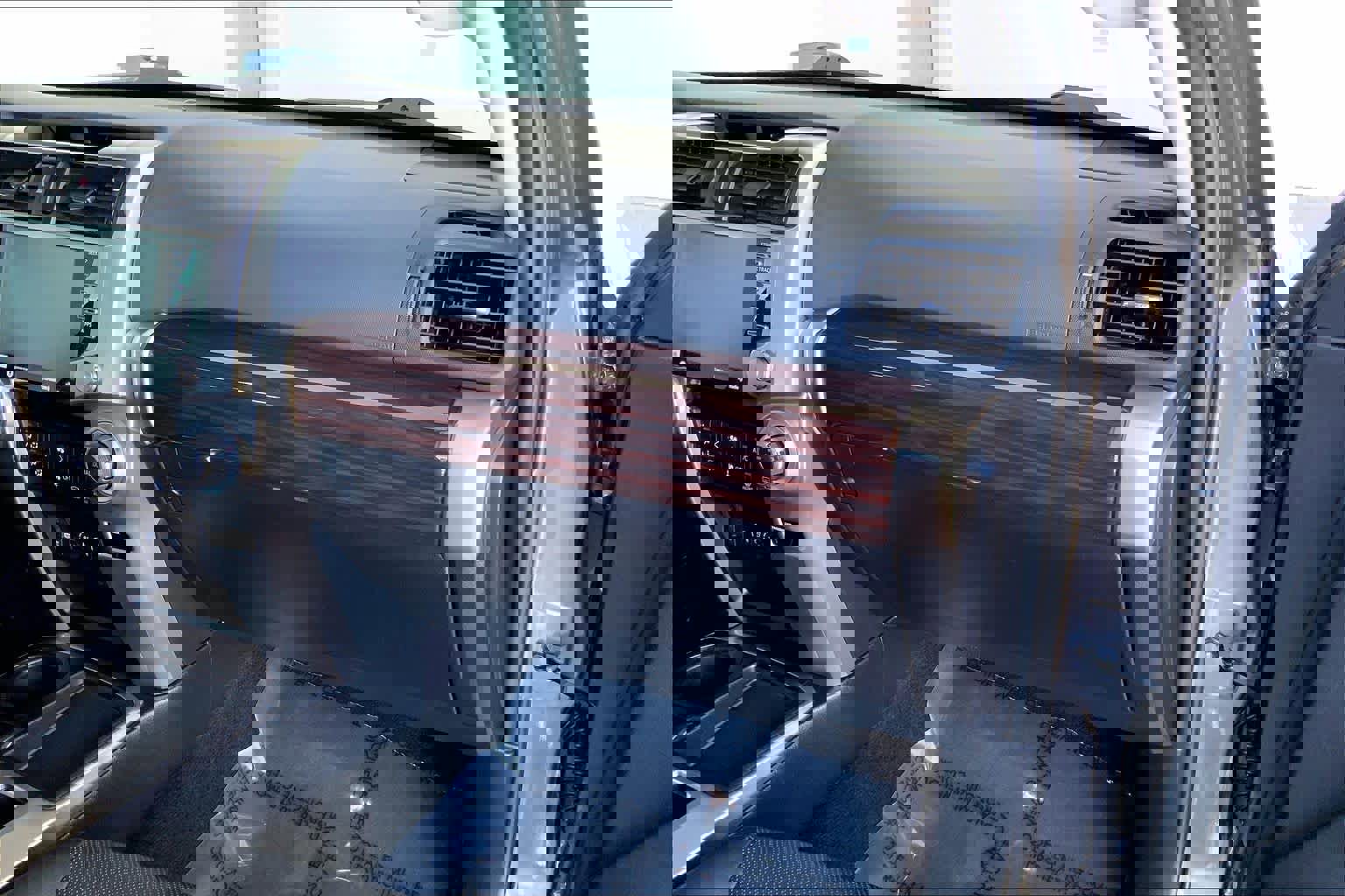 Used 2023 Toyota 4Runner Limited image 18