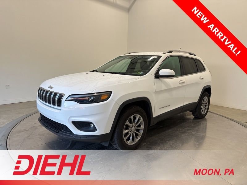 Used 2019 Jeep Cherokee Latitude Plus w/ Cold Weather Group AWD/4WD image 3