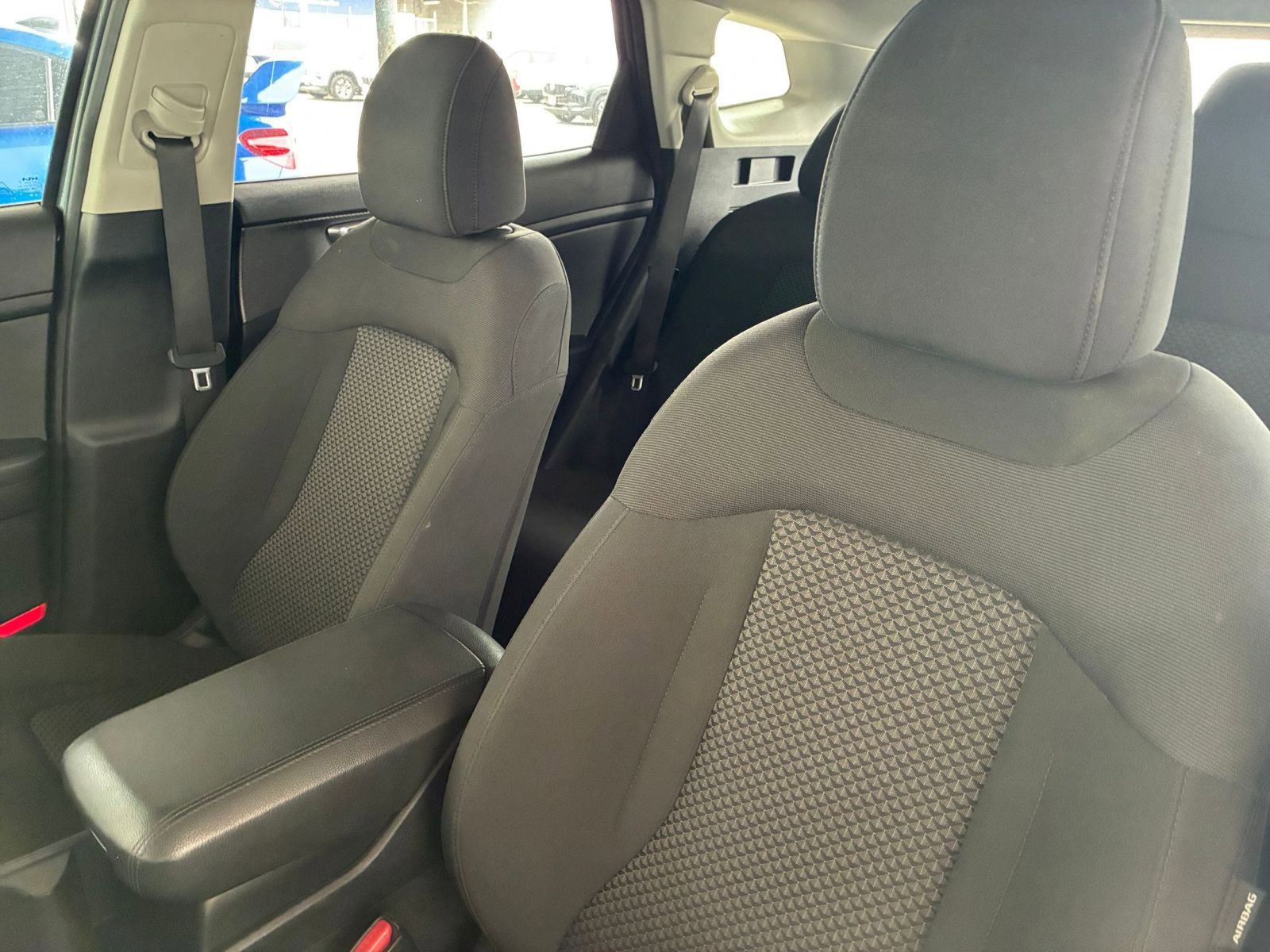 Used 2025 Kia Sportage LX image 35