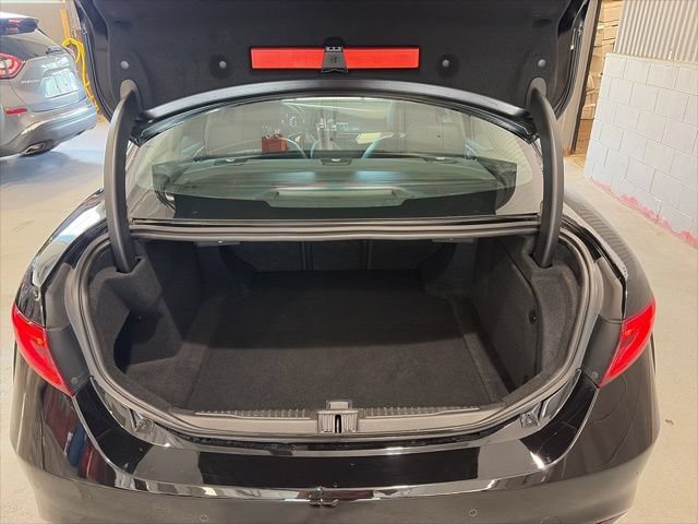 Used 2018 Alfa Romeo Giulia Ti AWD/4WD image 13