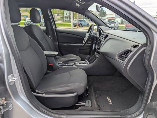 Used 2013 Chrysler 200 Touring w/ Cold Weather Group image 12