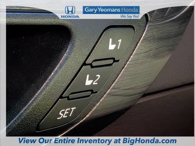 Used 2020 Toyota Highlander Limited FWD image 25