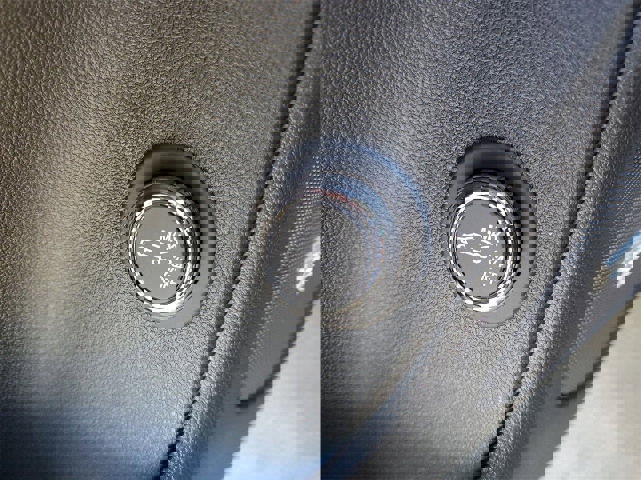 Used 2025 Chevrolet Blazer RS w/ Driver Confidence II Package image 17