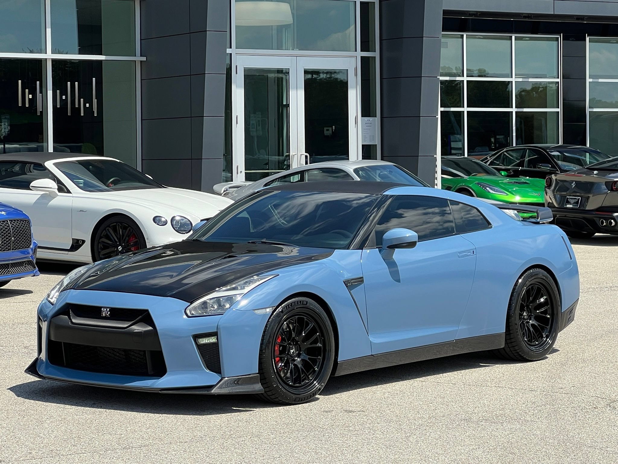 Used 2016 Nissan GT-R Black Edition AWD/4WD image 2