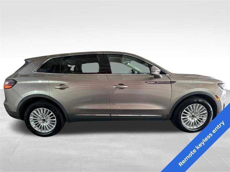 Used 2019 Lincoln Nautilus Premier image 4