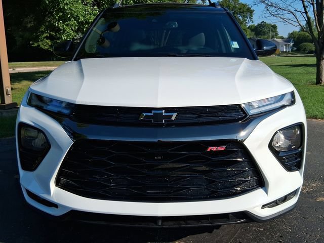 Used 2023 Chevrolet TrailBlazer RS w/ Sun and Liftgate Package AWD/4WD image 2