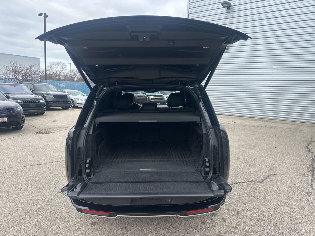 Used 2023 Land Rover Range Rover SE image 6