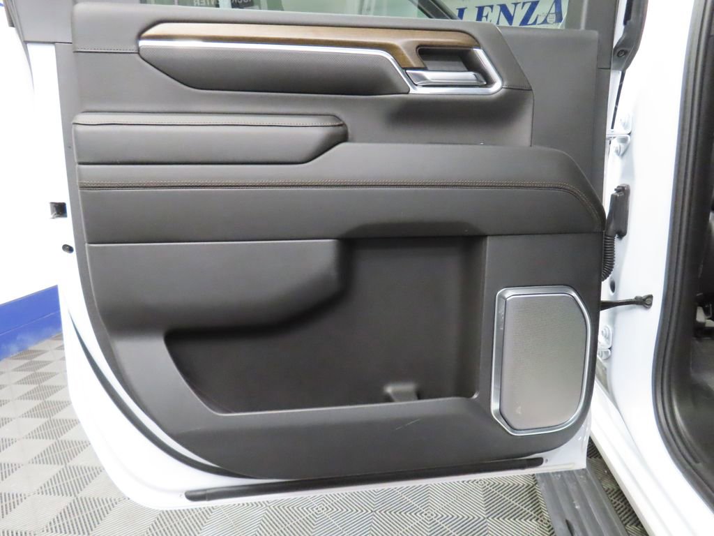 Used 2024 Chevrolet Silverado 3500 High Country w/ High Country Premium Package AWD/4WD image 58