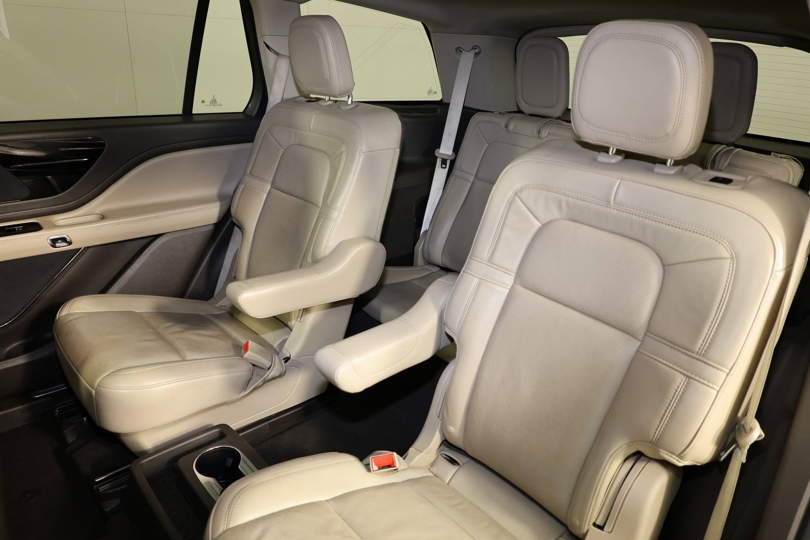 Used 2021 Lincoln Aviator Reserve w/ Class IV Trailer Tow Package image 11