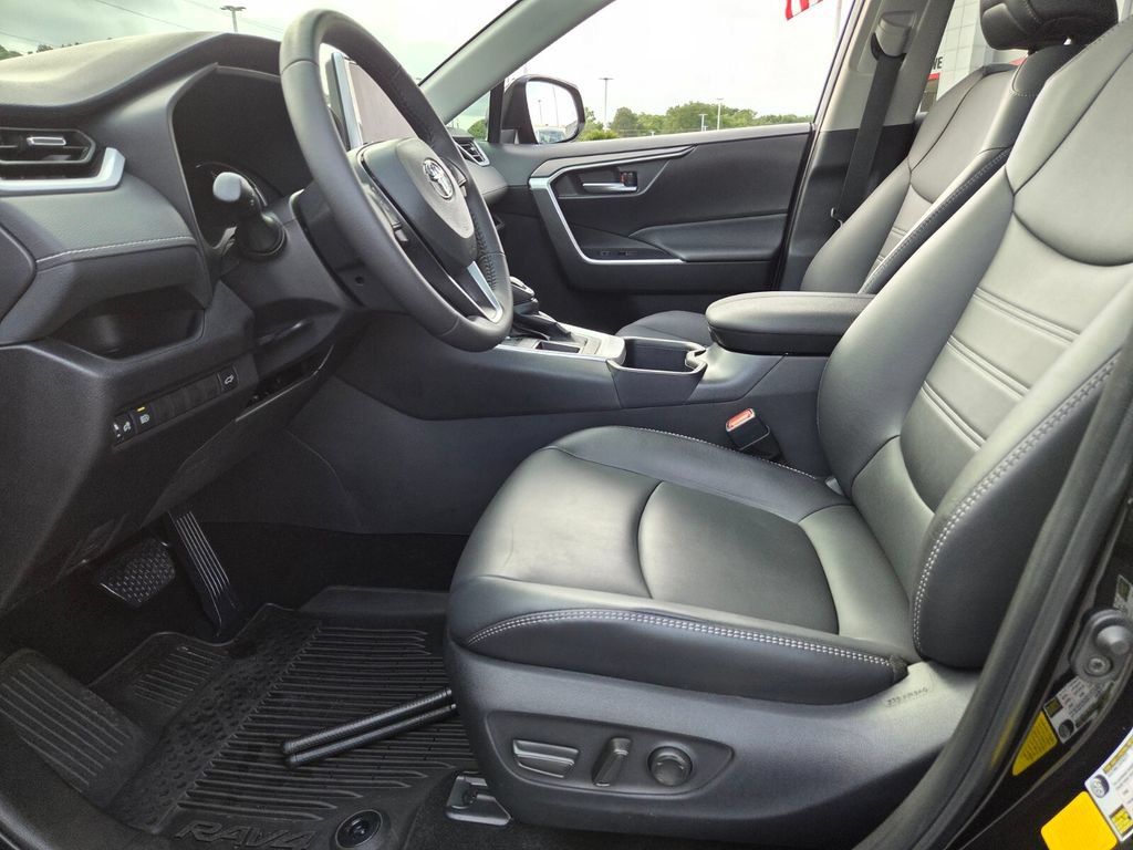 Certified 2025 Toyota RAV4 XLE Premium FWD image 5