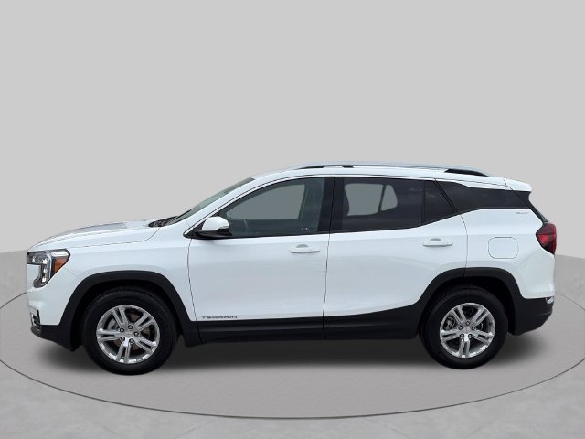 Used 2023 GMC Terrain SLT FWD image 2