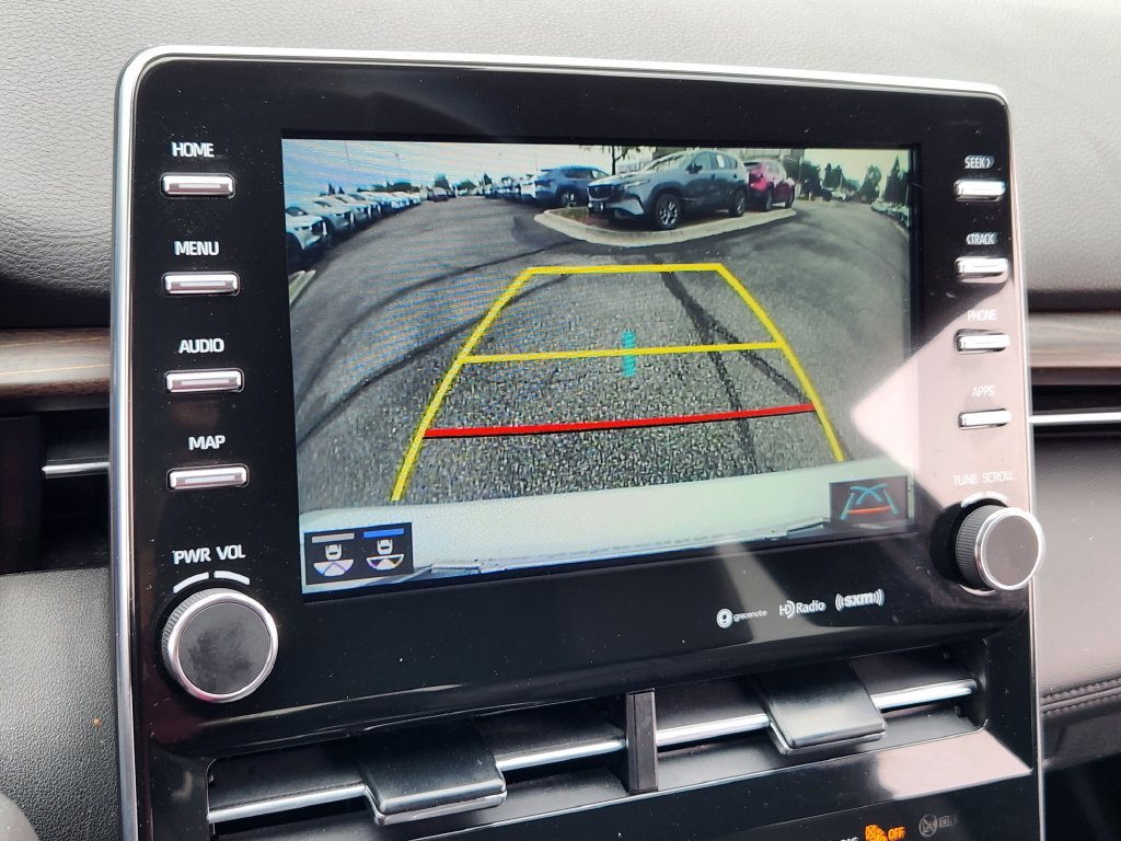 Used 2022 Toyota Avalon XLE FWD image 9
