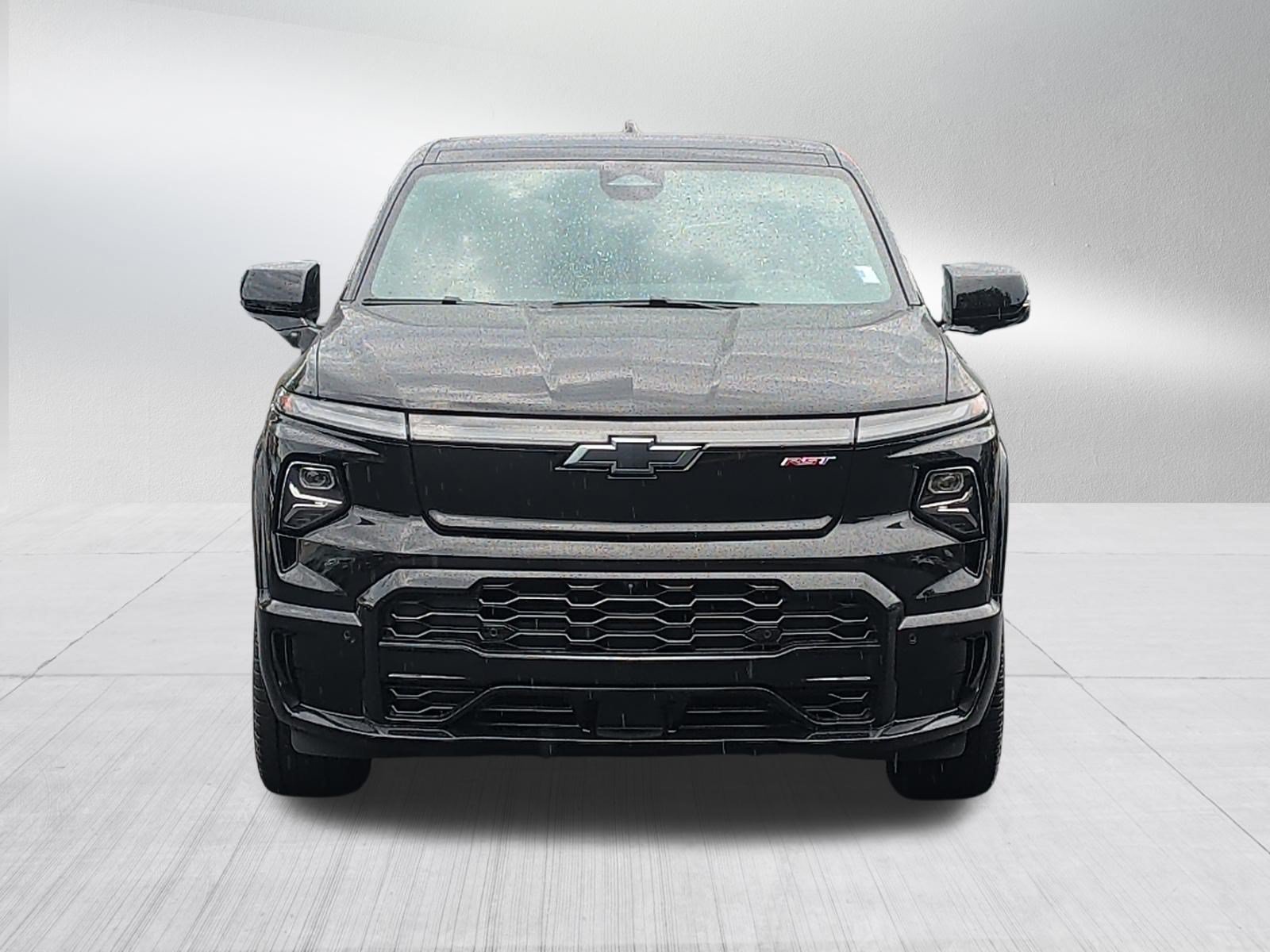 Used 2024 Chevrolet Silverado EV RST AWD/4WD image 2