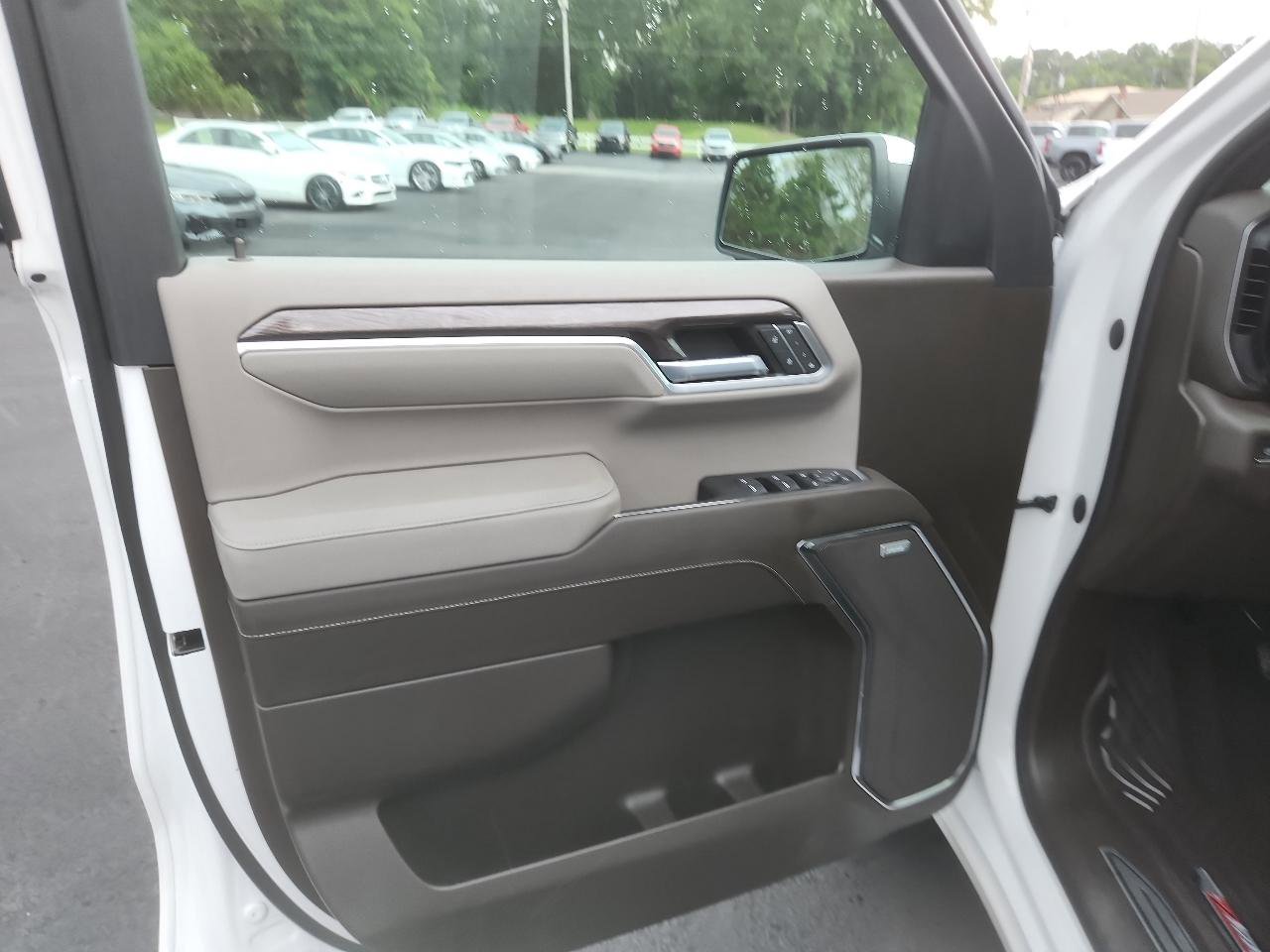 Used 2022 Chevrolet Silverado 1500 LTZ AWD/4WD image 17