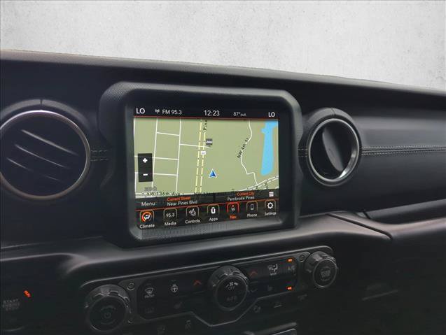 Used 2020 Jeep Gladiator Overland AWD/4WD image 11
