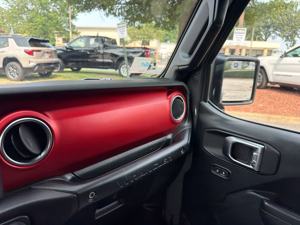 Used 2020 Jeep Wrangler Unlimited Rubicon w/ LED Lighting Group AWD/4WD image 30