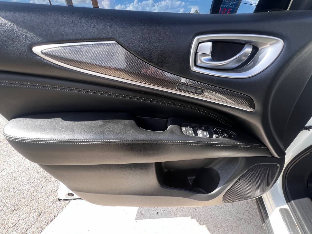 Used 2017 INFINITI QX60 Luxe w/ Premium Plus Package AWD/4WD image 18