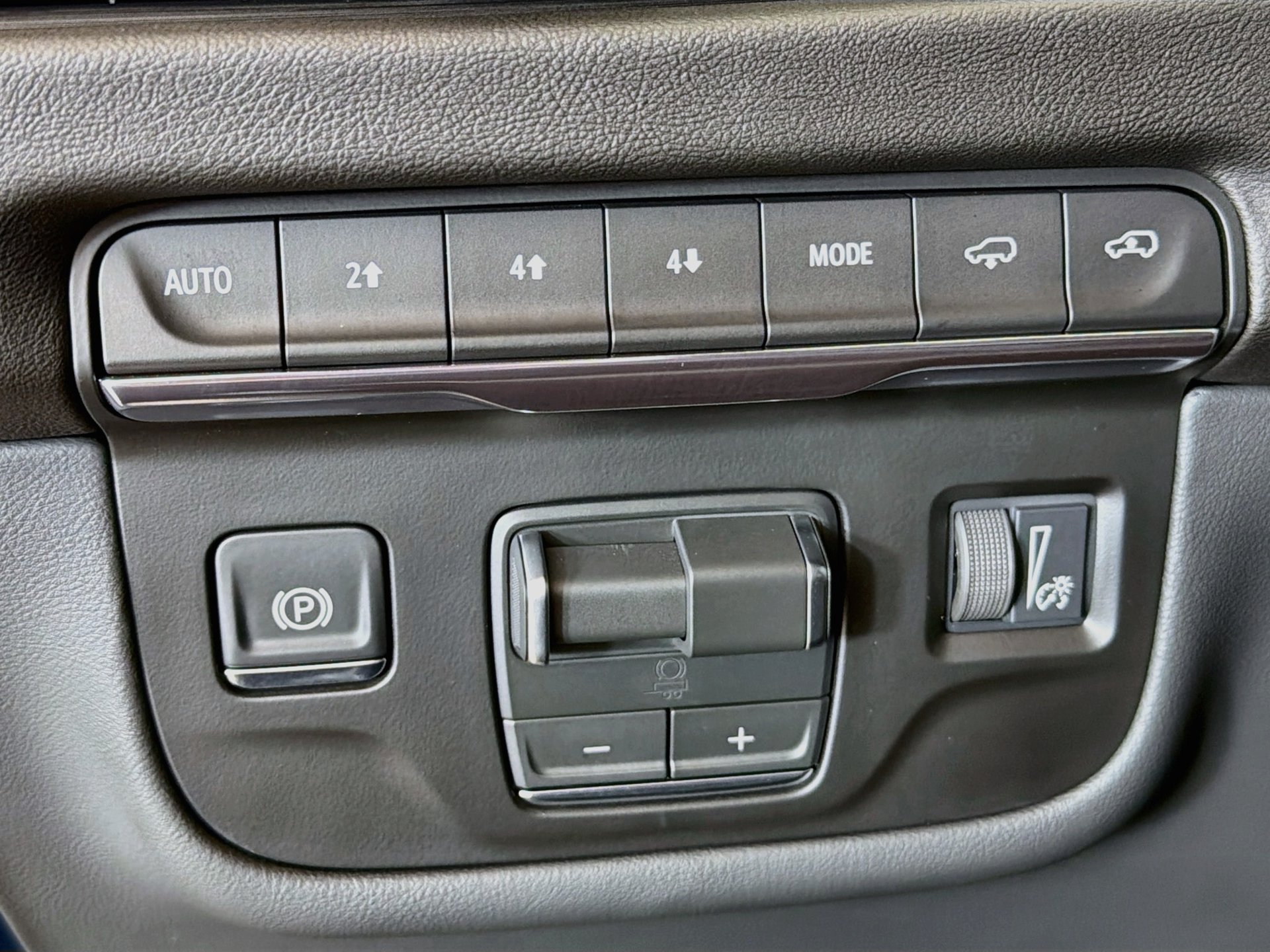 Used 2026 Cadillac Escalade Sport w/ Touring Package AWD/4WD image 36