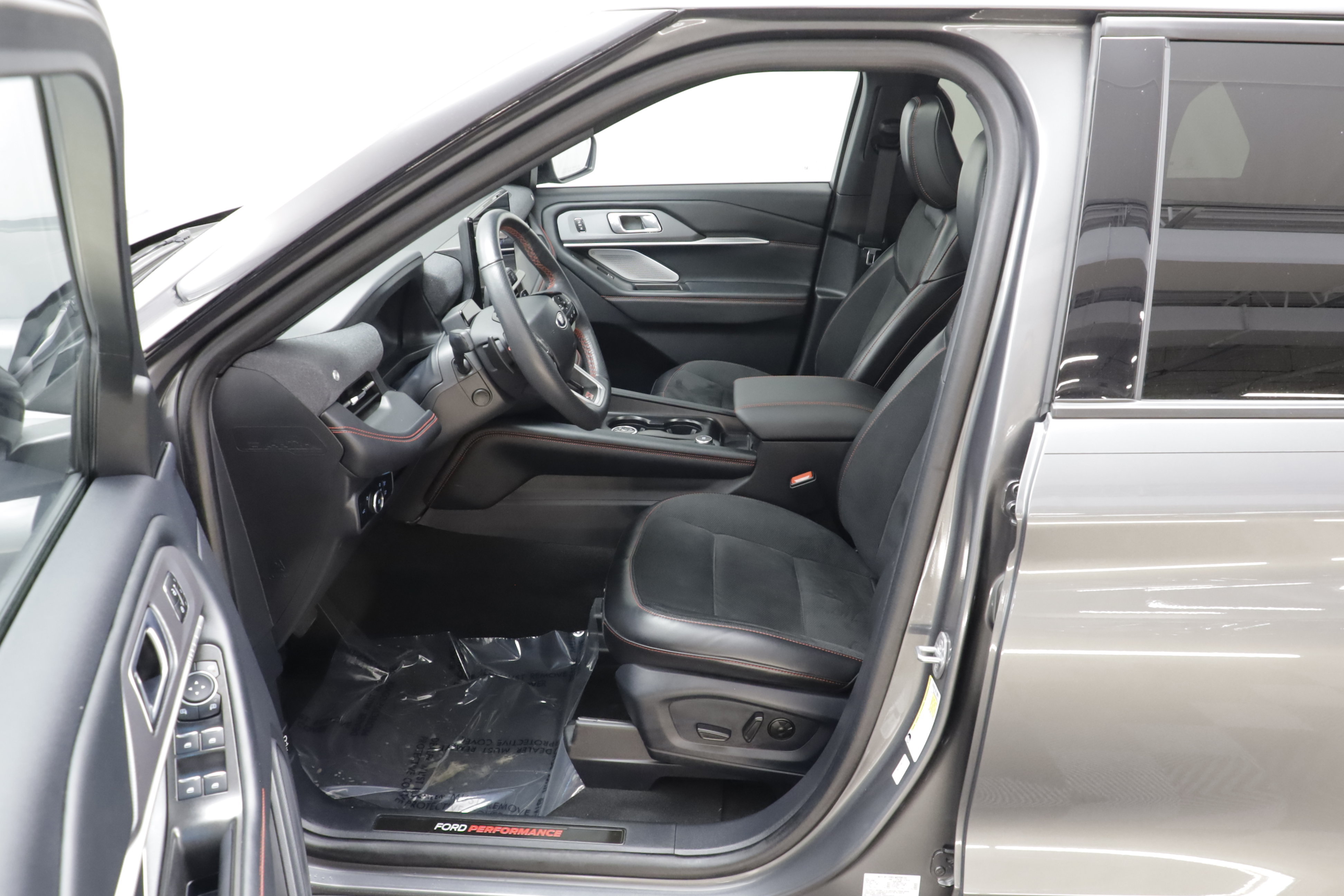 Used 2025 Ford Explorer ST AWD/4WD image 6