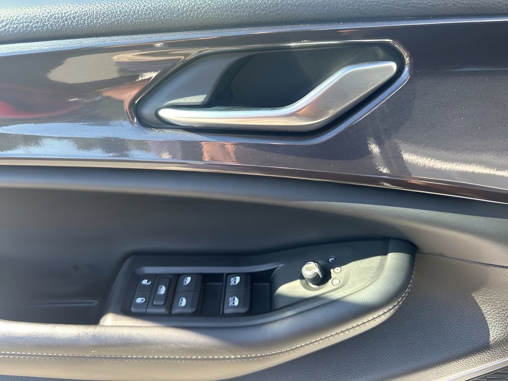 Used 2022 Jeep Grand Cherokee L Laredo image 27