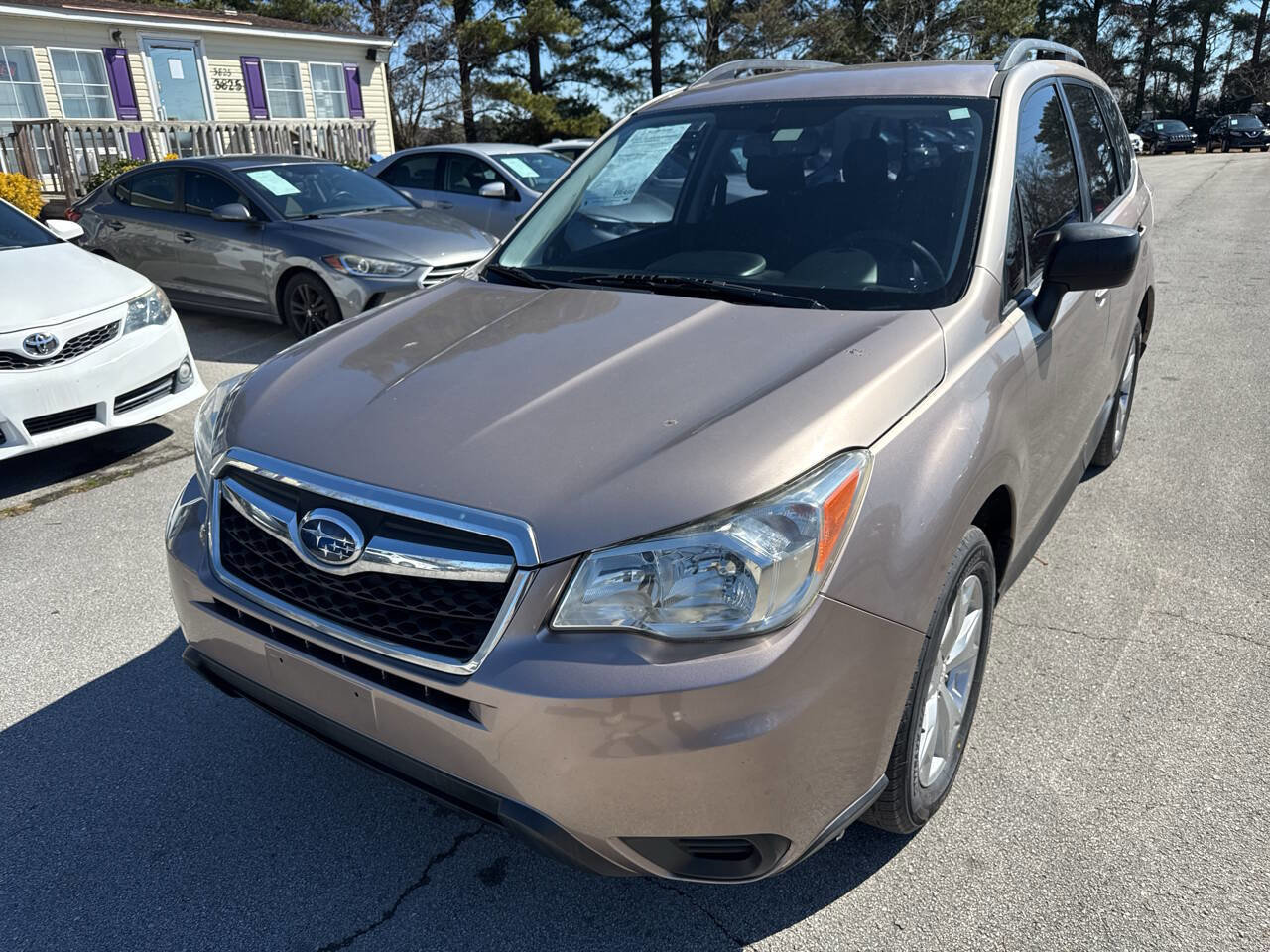 Used 2015 Subaru Forester 2.5i w/ Alloy Wheel Package AWD/4WD image 2
