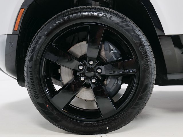New 2026 Land Rover Defender 110 X-Dynamic SE AWD/4WD image 9