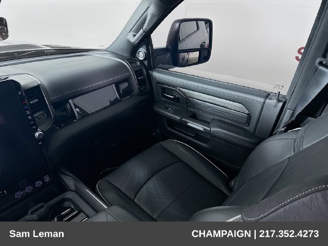 Used 2025 RAM 2500 Limited AWD/4WD image 24