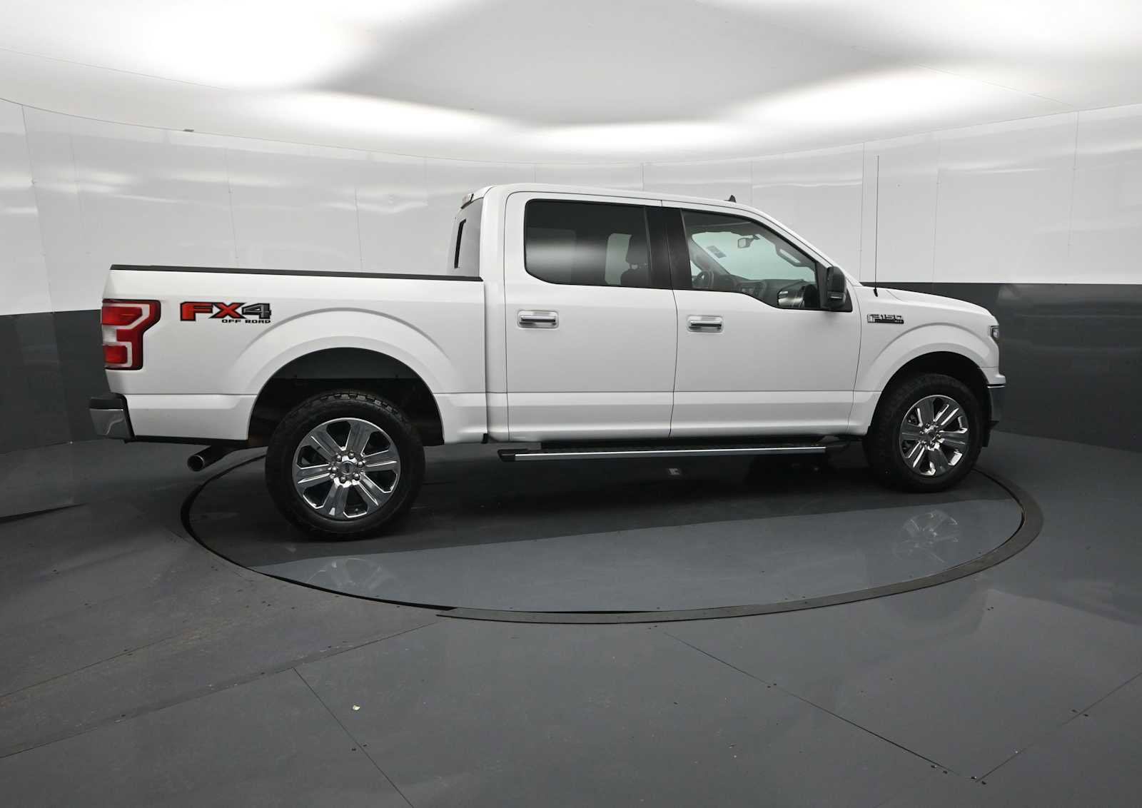 Used 2019 Ford F150 XLT w/ Equipment Group 302A Luxury AWD/4WD image 9